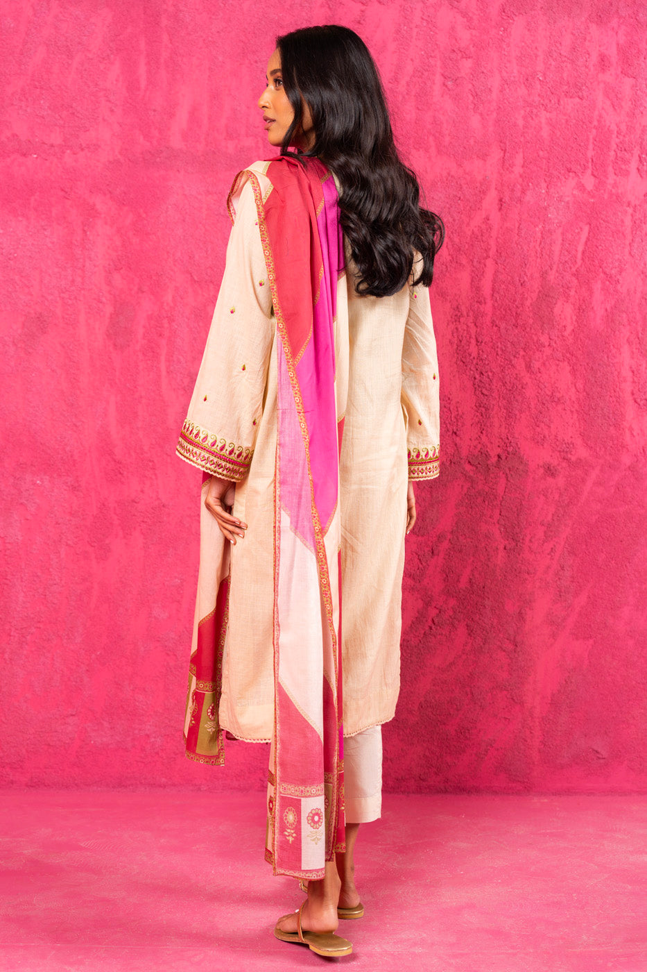 2 Pc Embroidered Slub Lawn Outfit