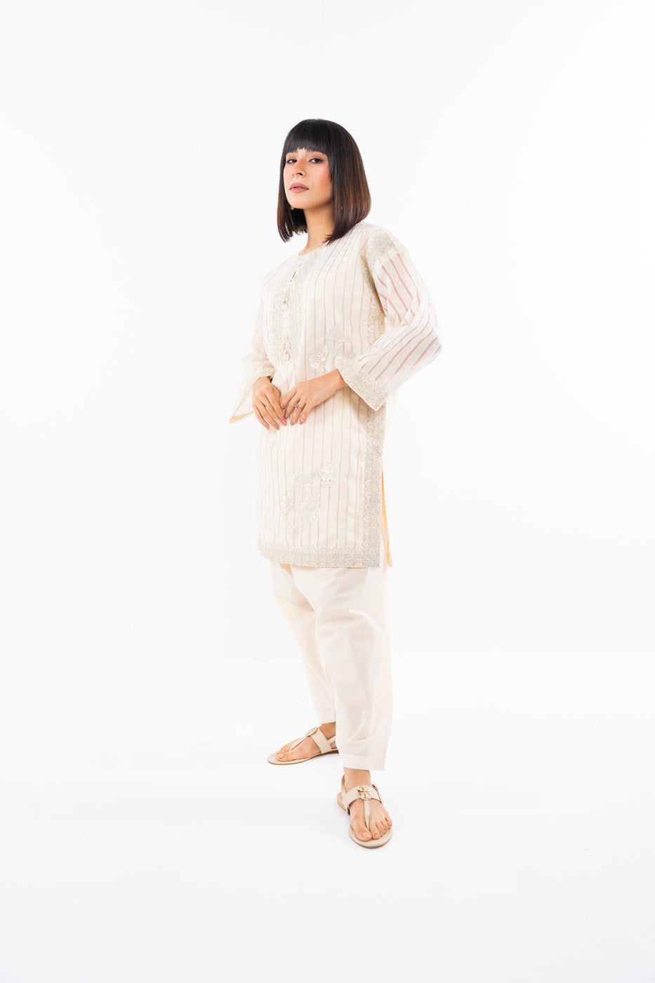 2 Pc Embroiderd Lurex Zari Outfit