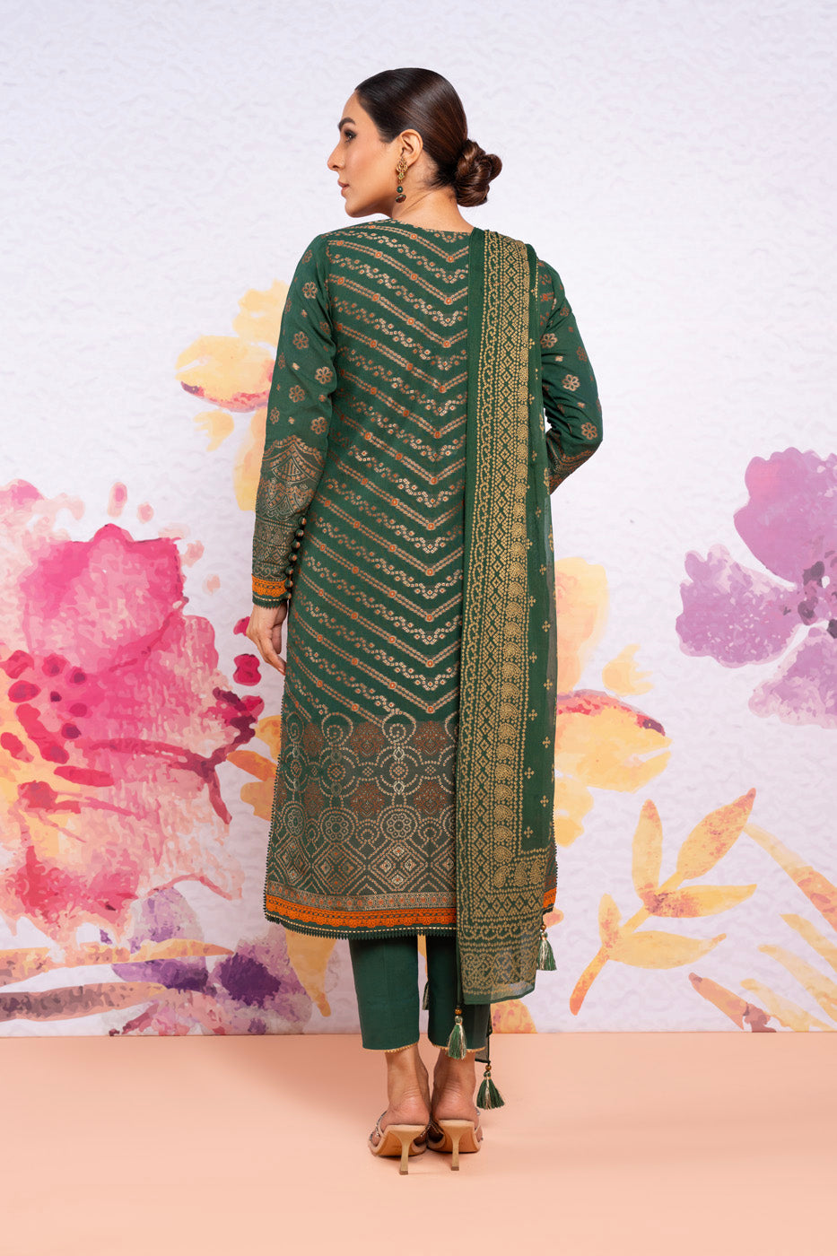 3 Pc Jacquard Suit With Chiffon Dupatta