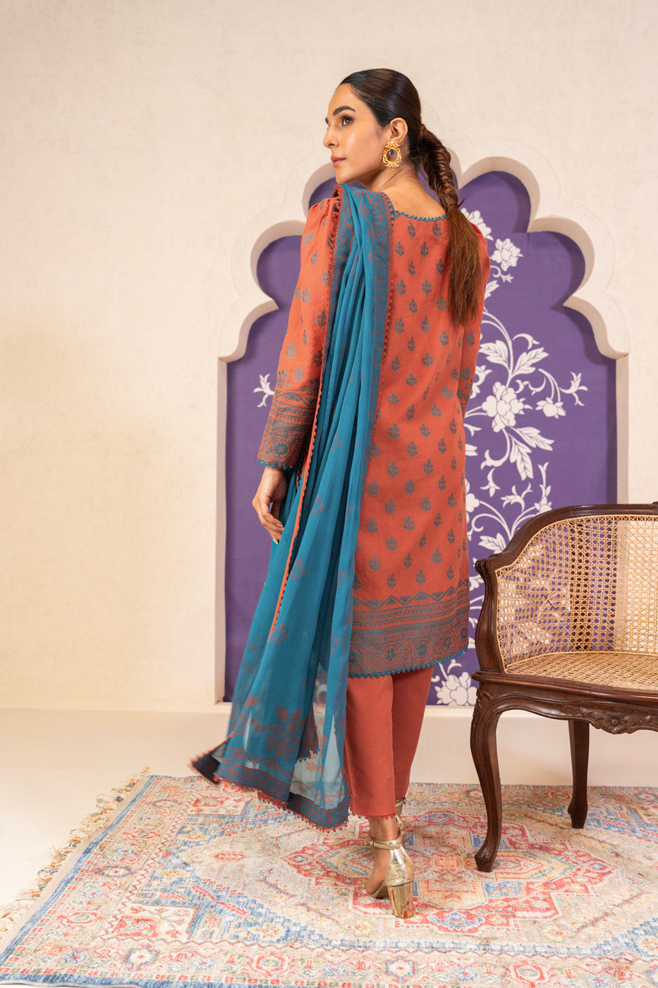3 Pc Jacquard Suit With Chiffon Dupatta