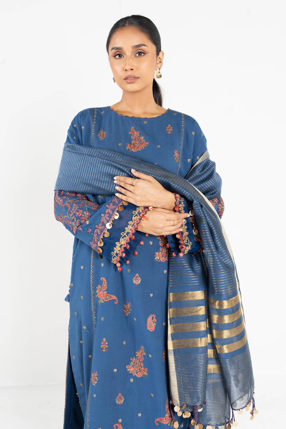 3 Pc Embroidered Khaddar Suit With Yarn Dyed Dupatta