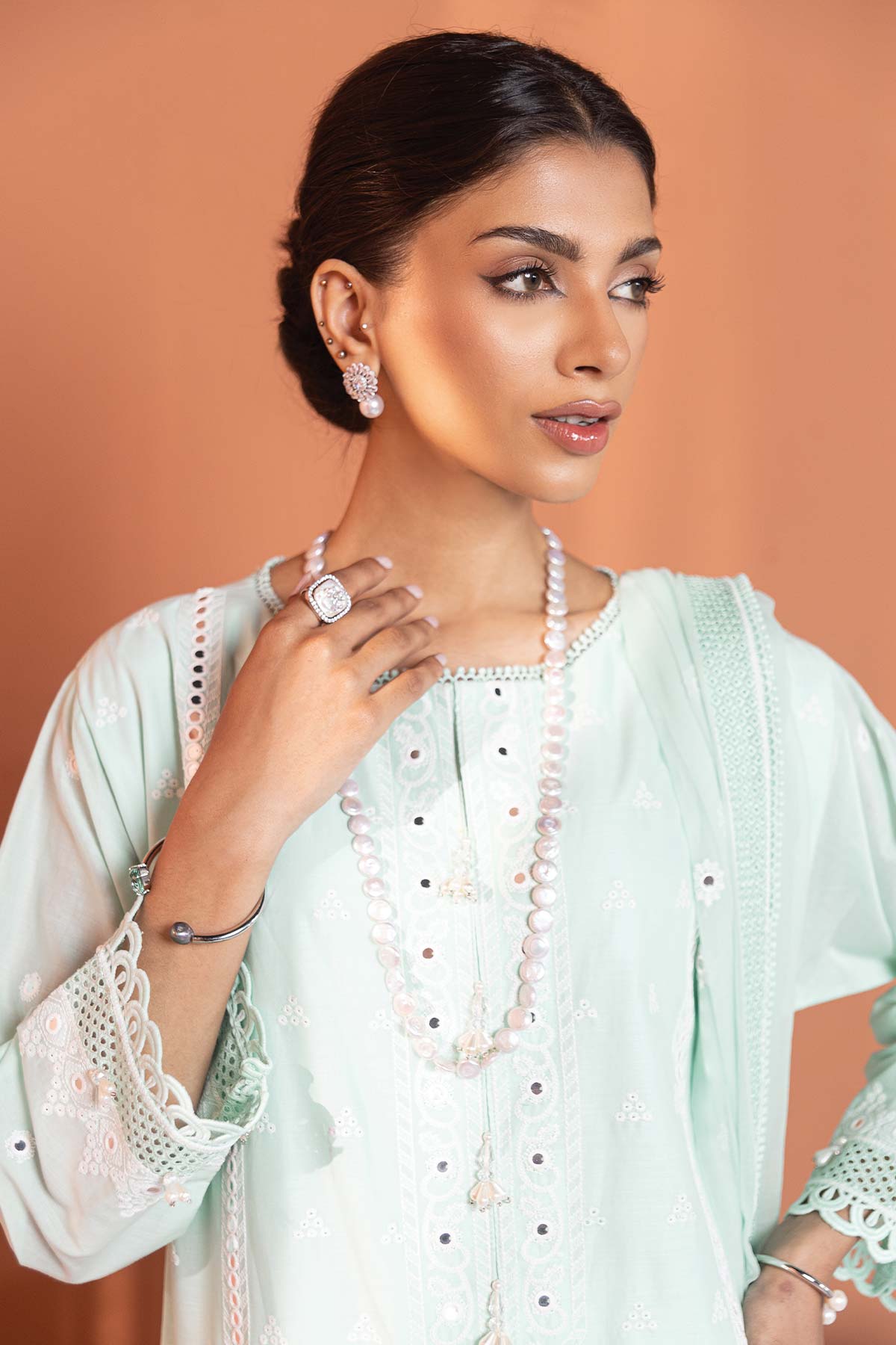 3 Pc Embroidered Lawn Suit With Bamberg chiffon Dupatta