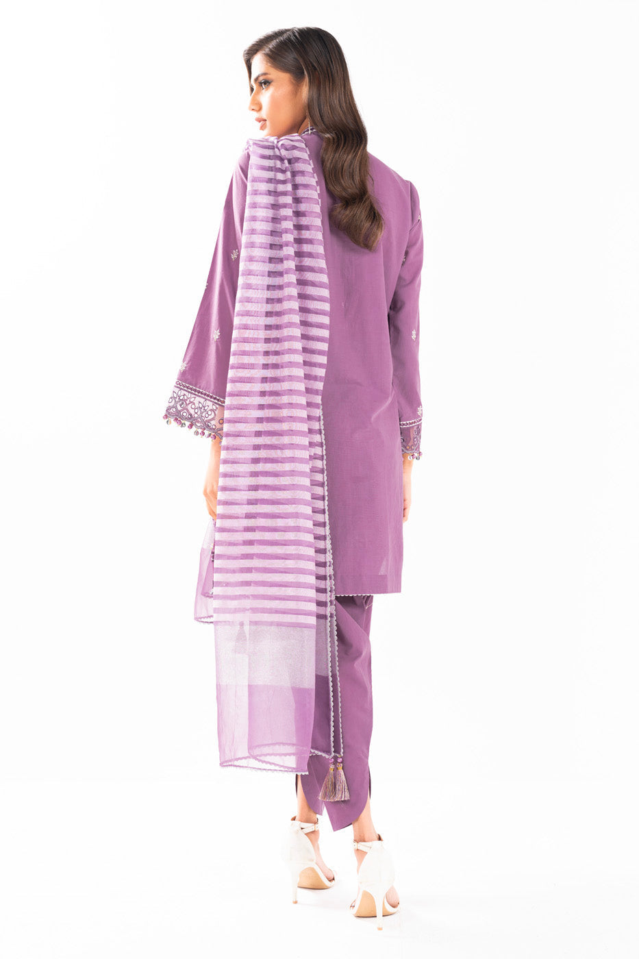 3 Pc Embroidered Lawn Suit With Yarn Dyed Dupatta