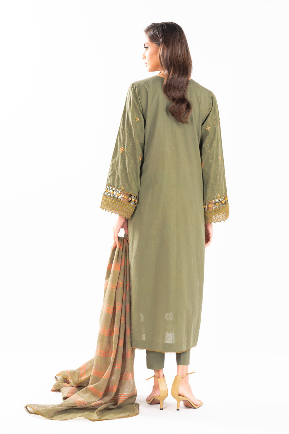3 Pc Embroidered Lawn Suit With Yarn Dyed Dupatta