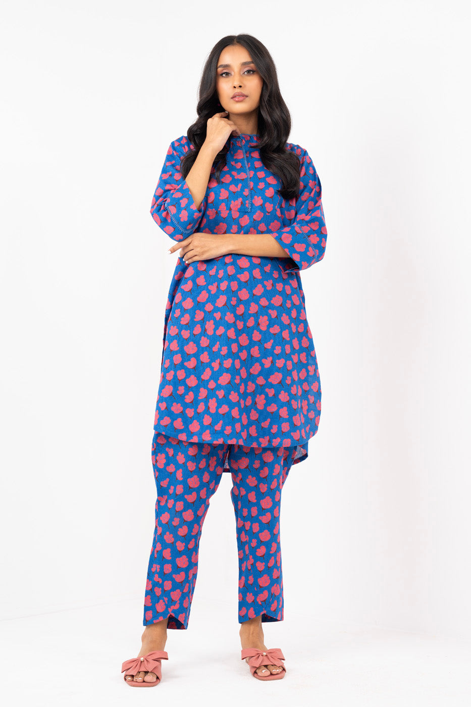 2 PC Printed Khaddar Outfit