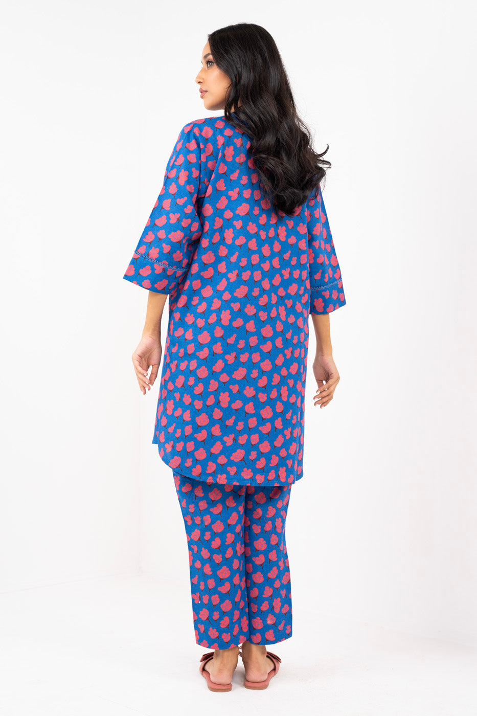 2 PC Printed Khaddar Outfit