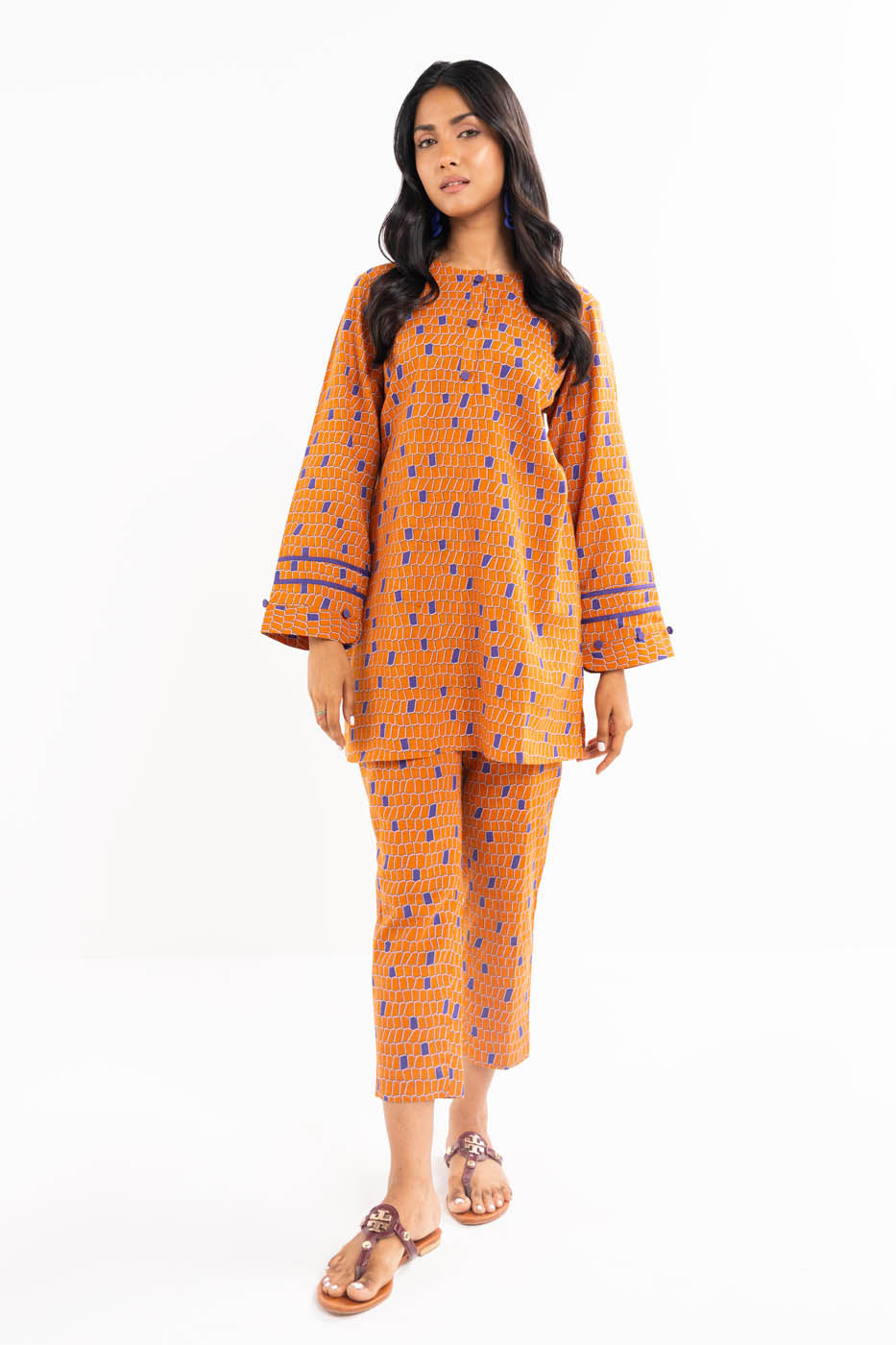 2 PC Printed Khaddar Outfit