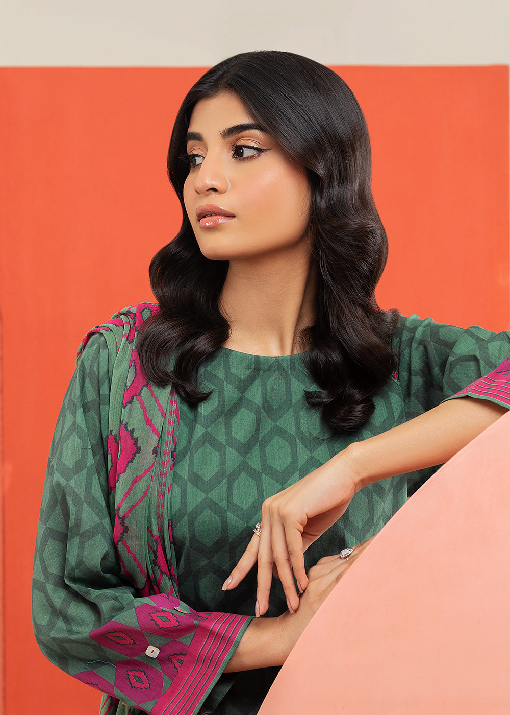 2 Pc Printed Cambric Suit With Chiffon Dupatta
