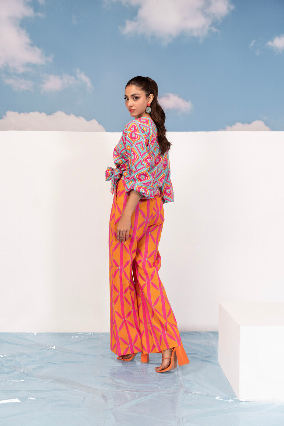 2 Pc Printed Silver Lawn Shirt With Lawn Dupatta