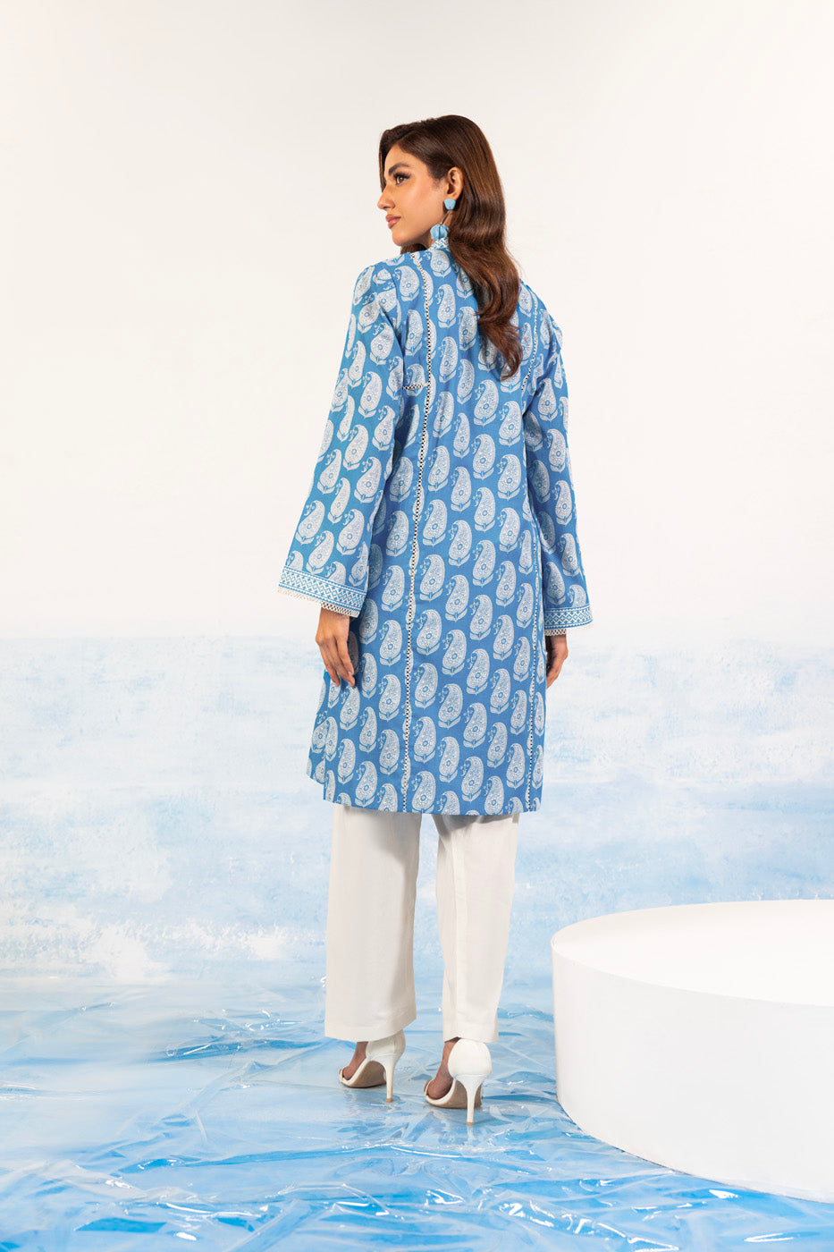 2 Pc Printed Silver Lawn Shirt With Lawn Dupatta
