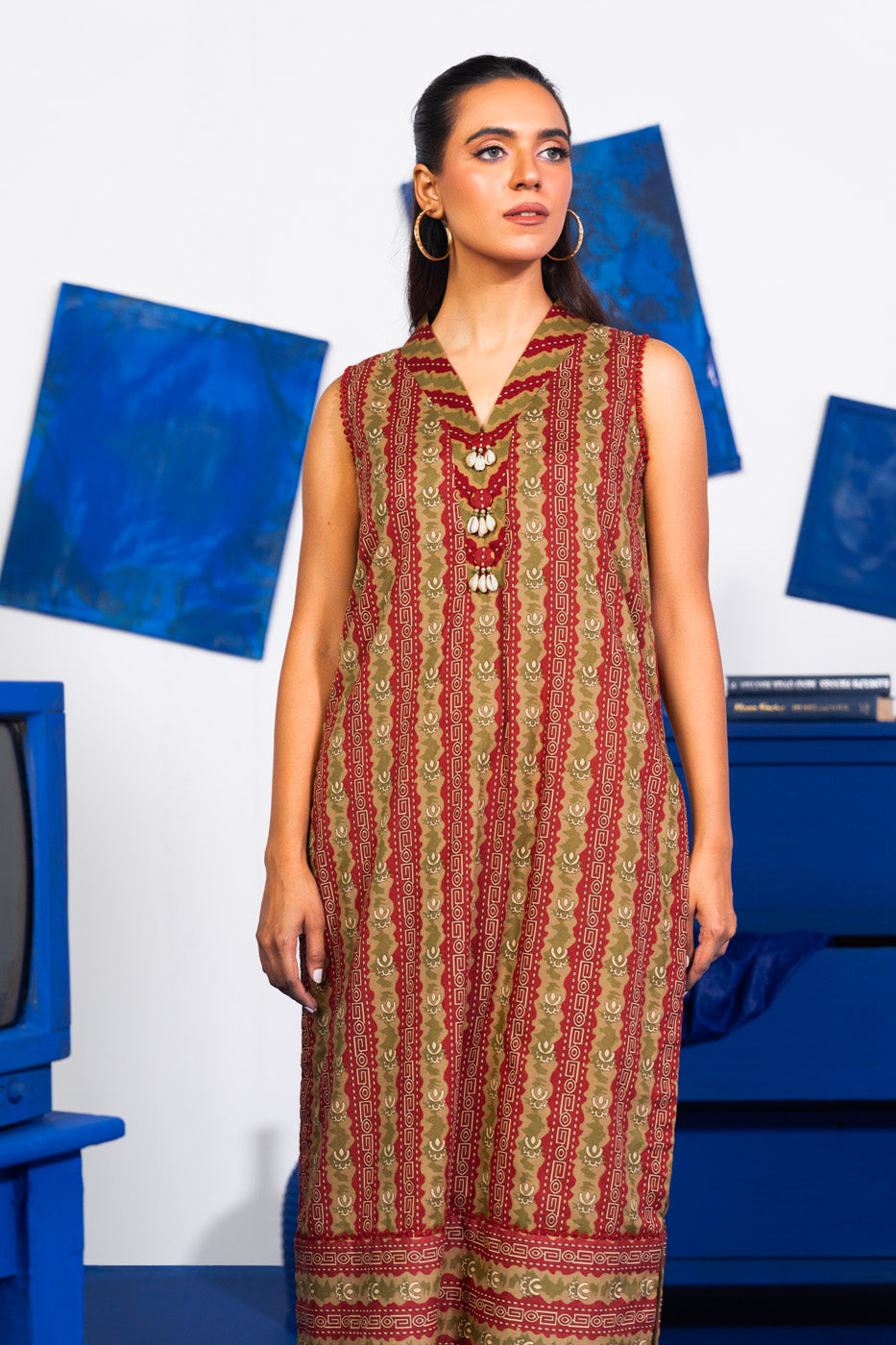2 Pc Printed Lawn Shirt With Cambric Trouser