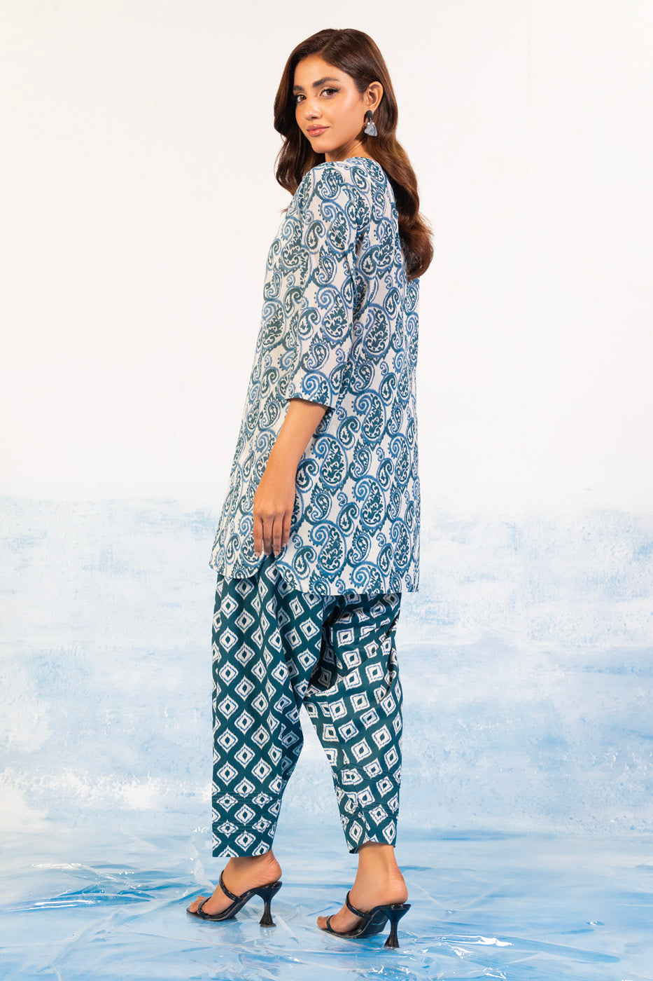 2 Pc Printed Silver Lawn Shirt With Cambric Trouser