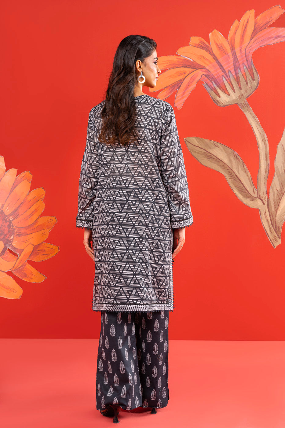 2 Pc Printed Lawn Shirt With Cambric Trouser