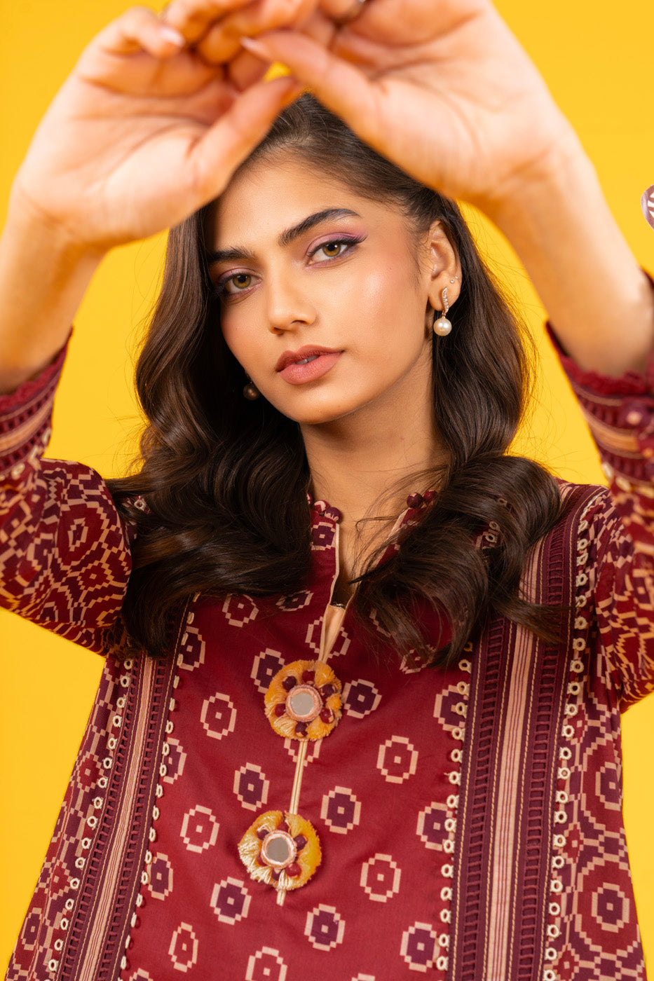 2 Pc Printed Lawn Shirt With Cambric Trouser