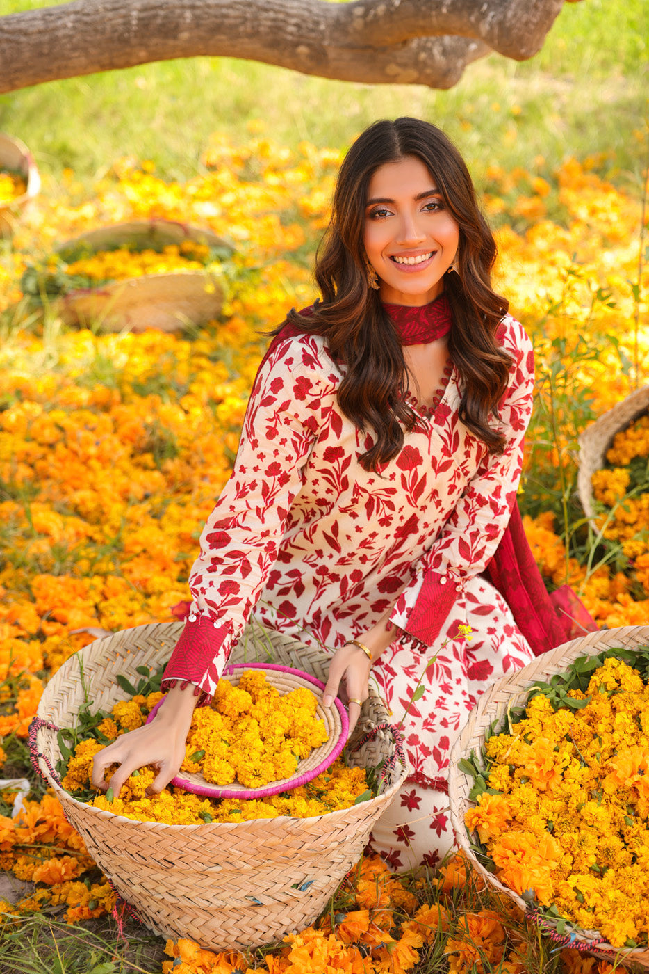 3 Pc Printed Lawn Suit With Chiffon Dupatta