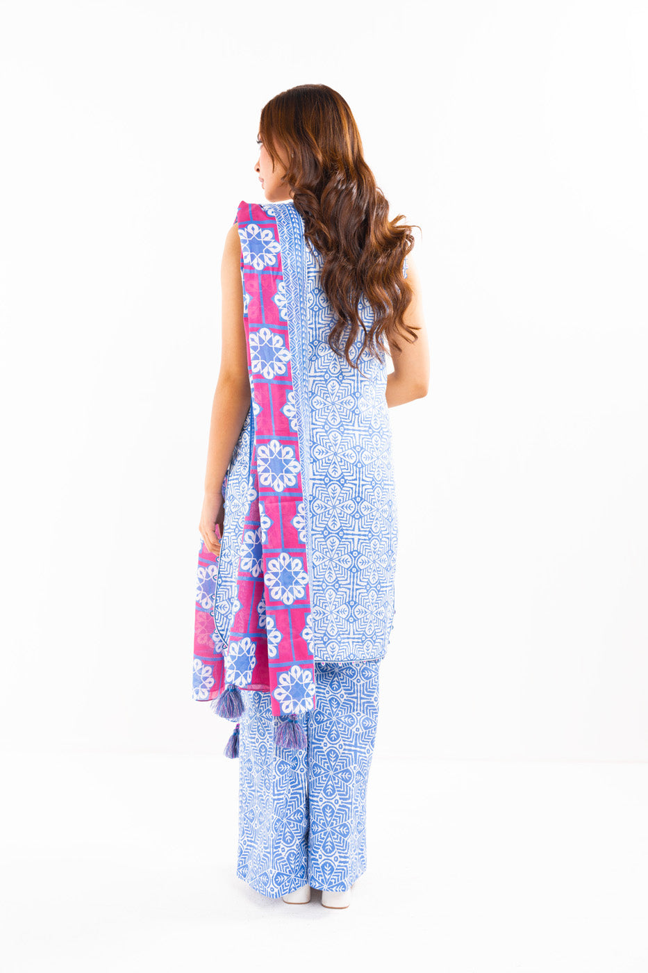 3 Pc Printed Lawn Suit With Lawn Dupatta