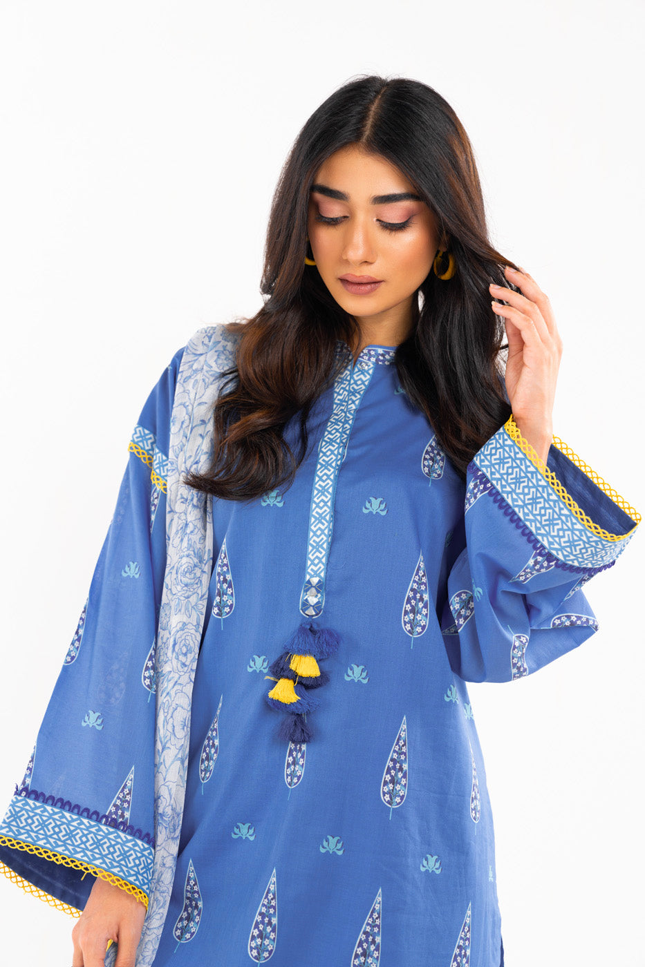 3 Pc Printed Lawn Suit With Chiffon Dupatta