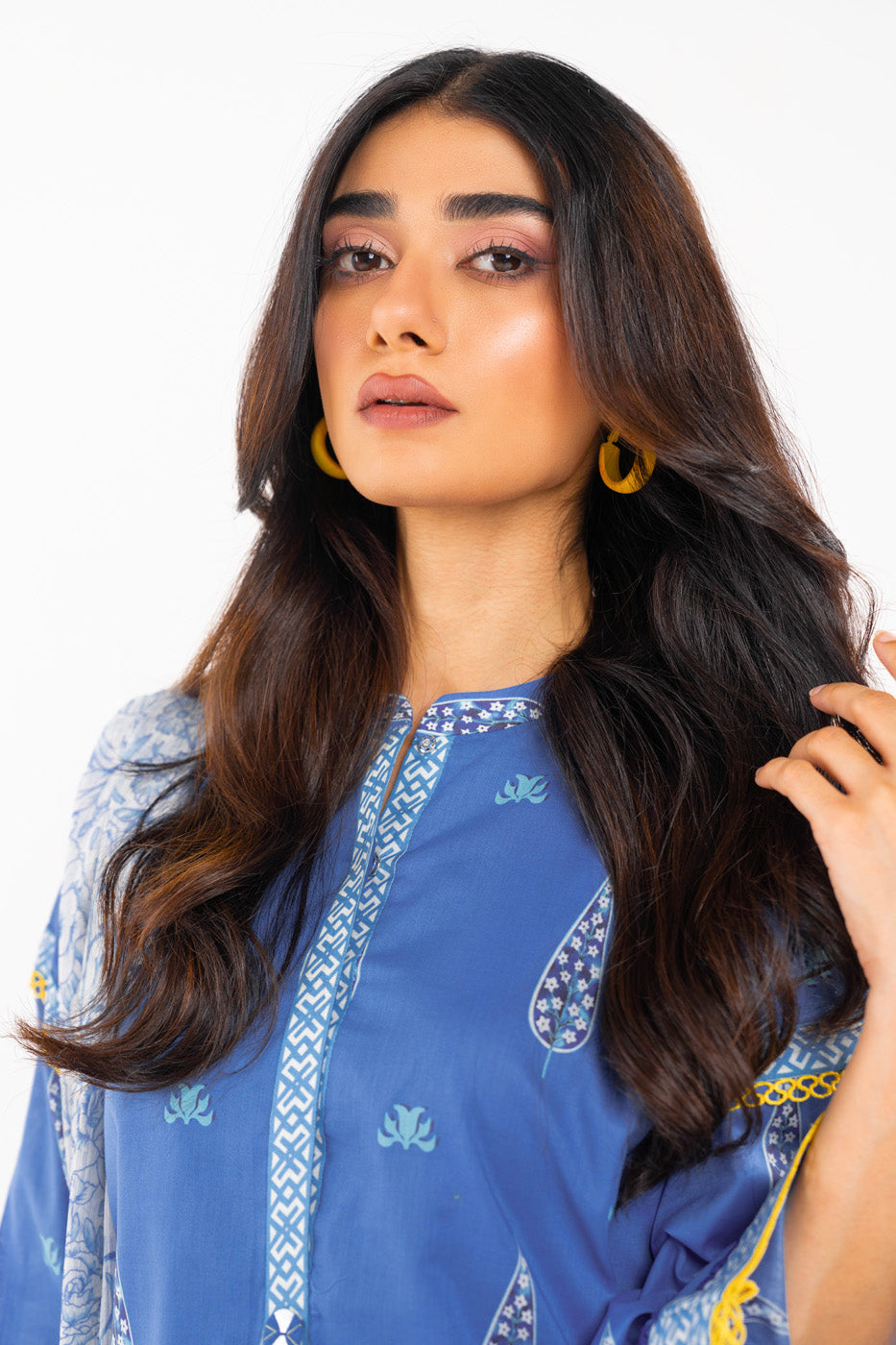 3 Pc Printed Lawn Suit With Chiffon Dupatta