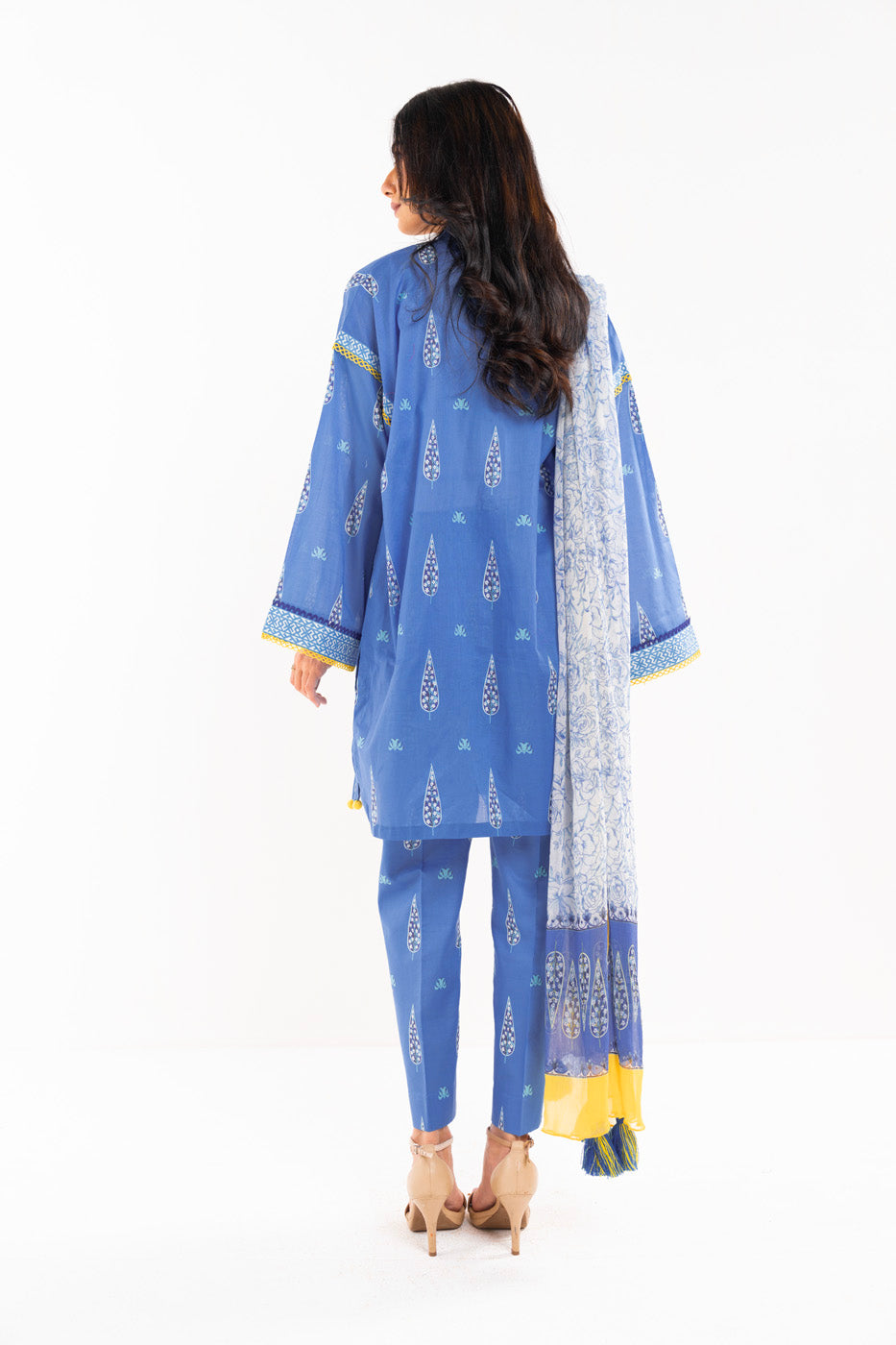 3 Pc Printed Lawn Suit With Chiffon Dupatta