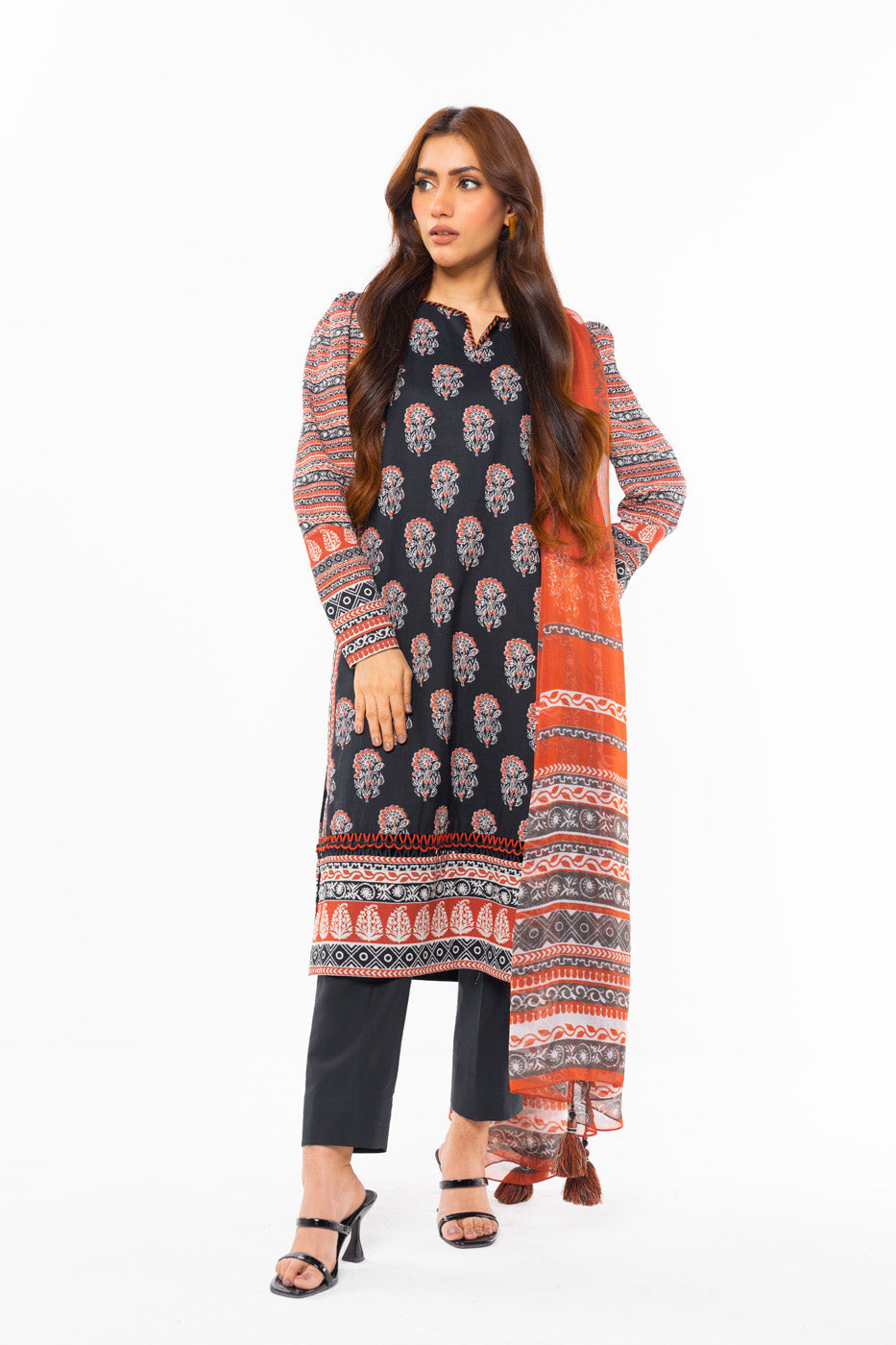 3 Pc Printed Lawn Suit With Chiffon Dupatta