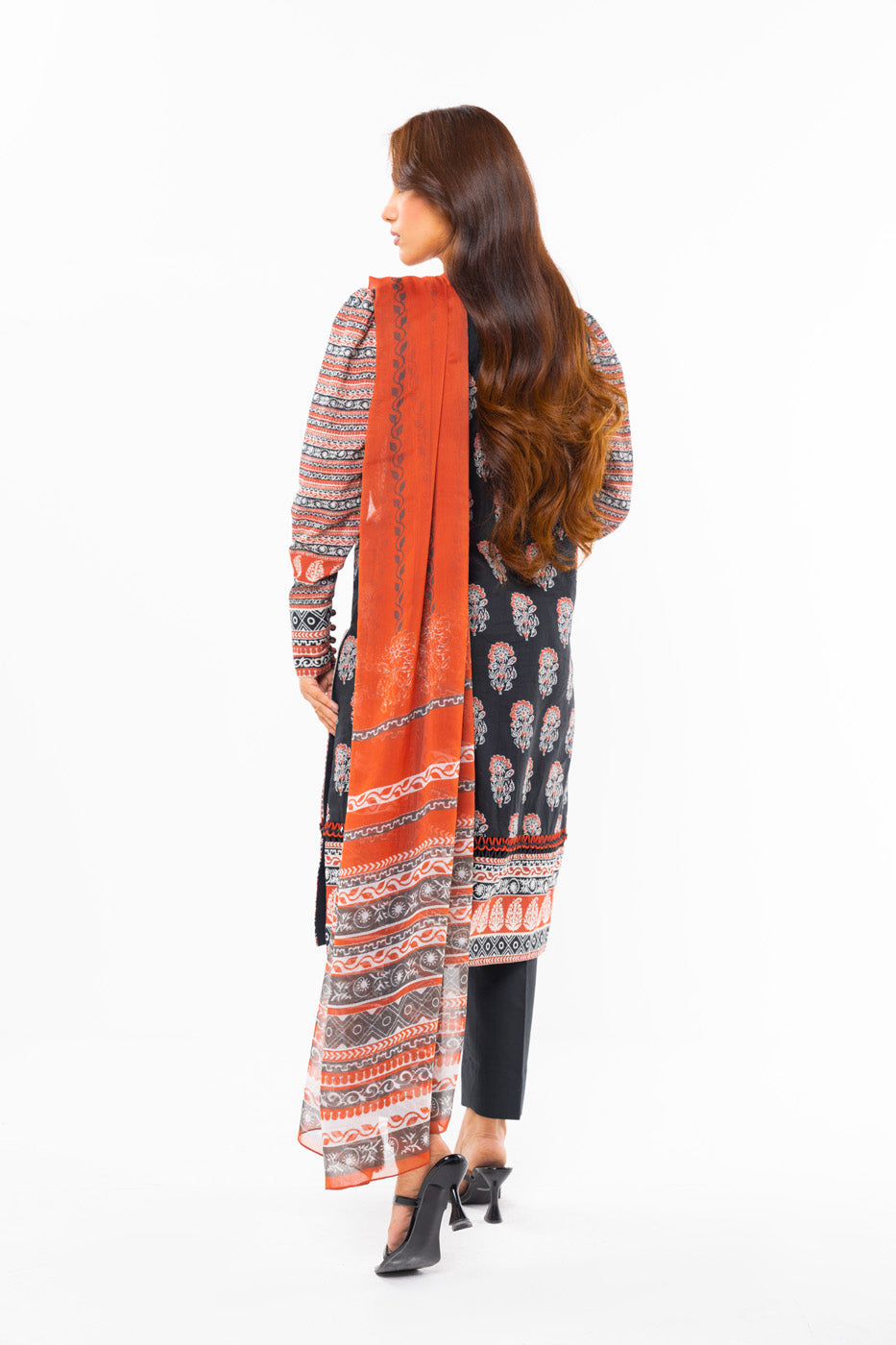 3 Pc Printed Lawn Suit With Chiffon Dupatta