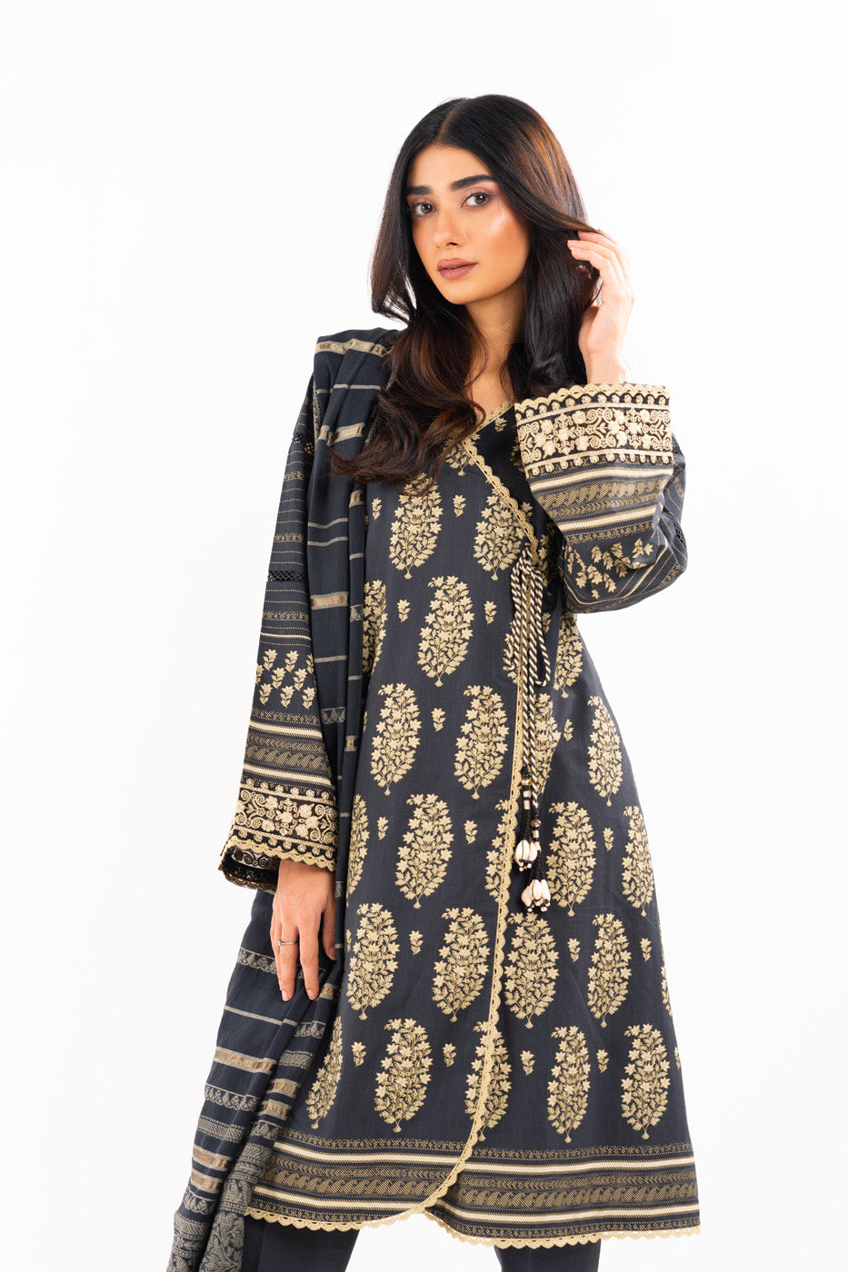 3 Pc Embroidered Cambric Suit With Jacquard Dupatta