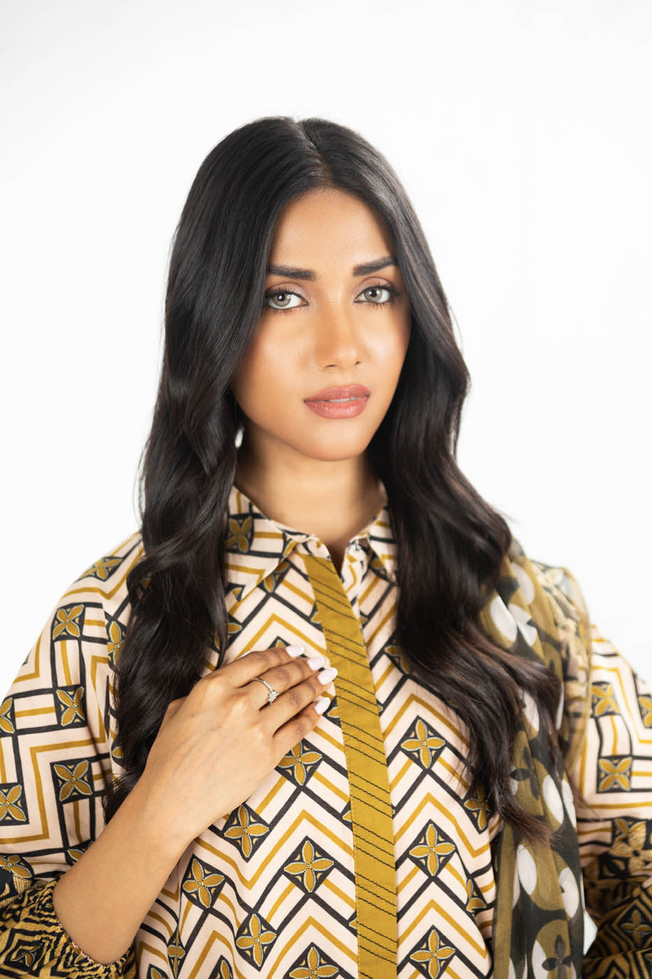 2 Pc Printed Lawn Suit With Chiffon Dupatta