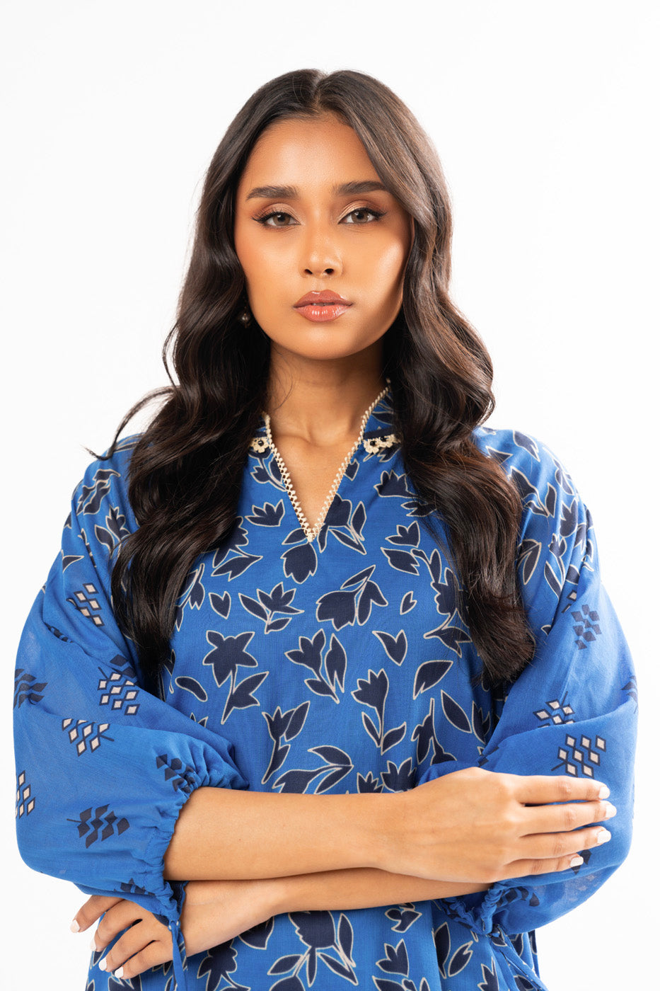 2 Pc Printed Lawn Suit With Cambric Trouser