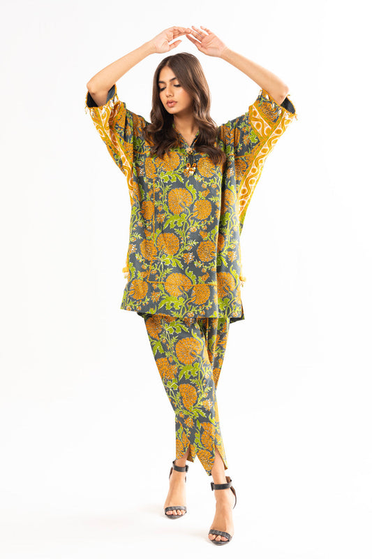 2 Pc Printed Lawn Suit With Cambric Trouser