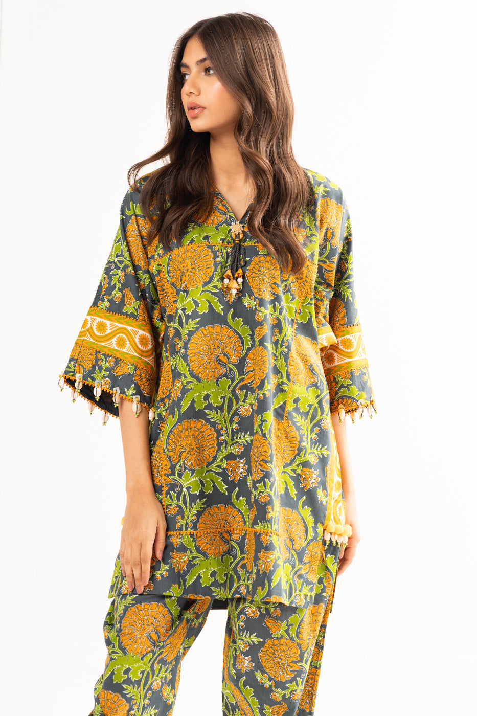 2 Pc Printed Lawn Suit With Cambric Trouser