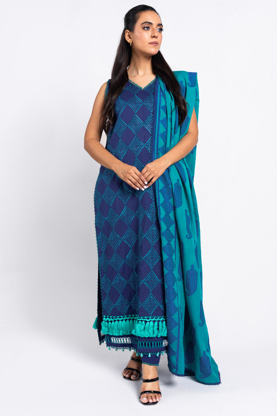 3 Pc Embroidered Lawn Suit With Jacquard Dupatta