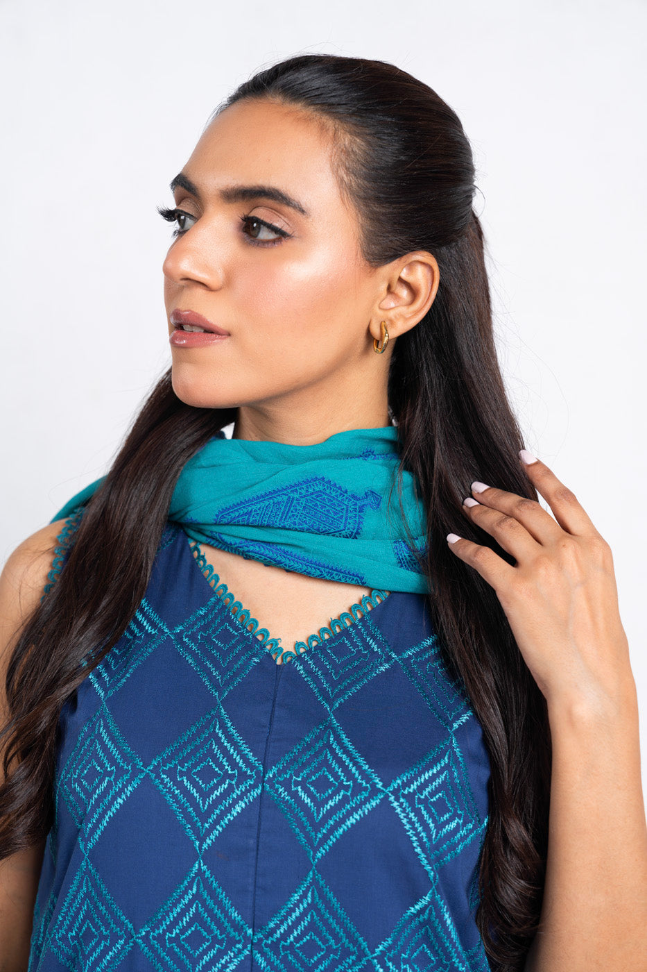 3 Pc Embroidered Lawn Suit With Jacquard Dupatta