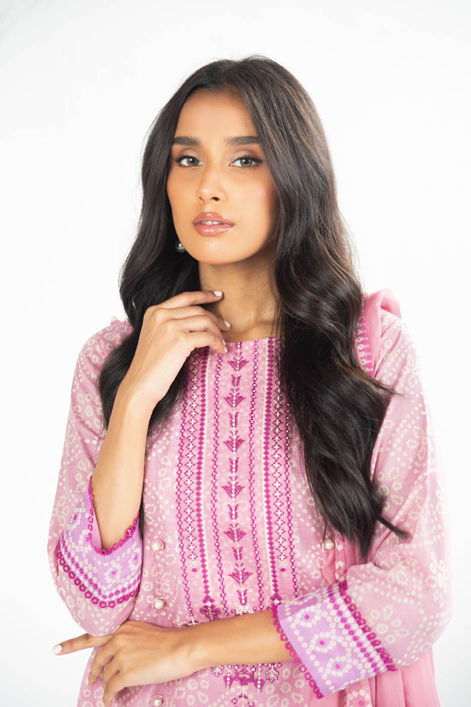 3 Pc Embroidered Lawn Suit With Chiffon Dupatta