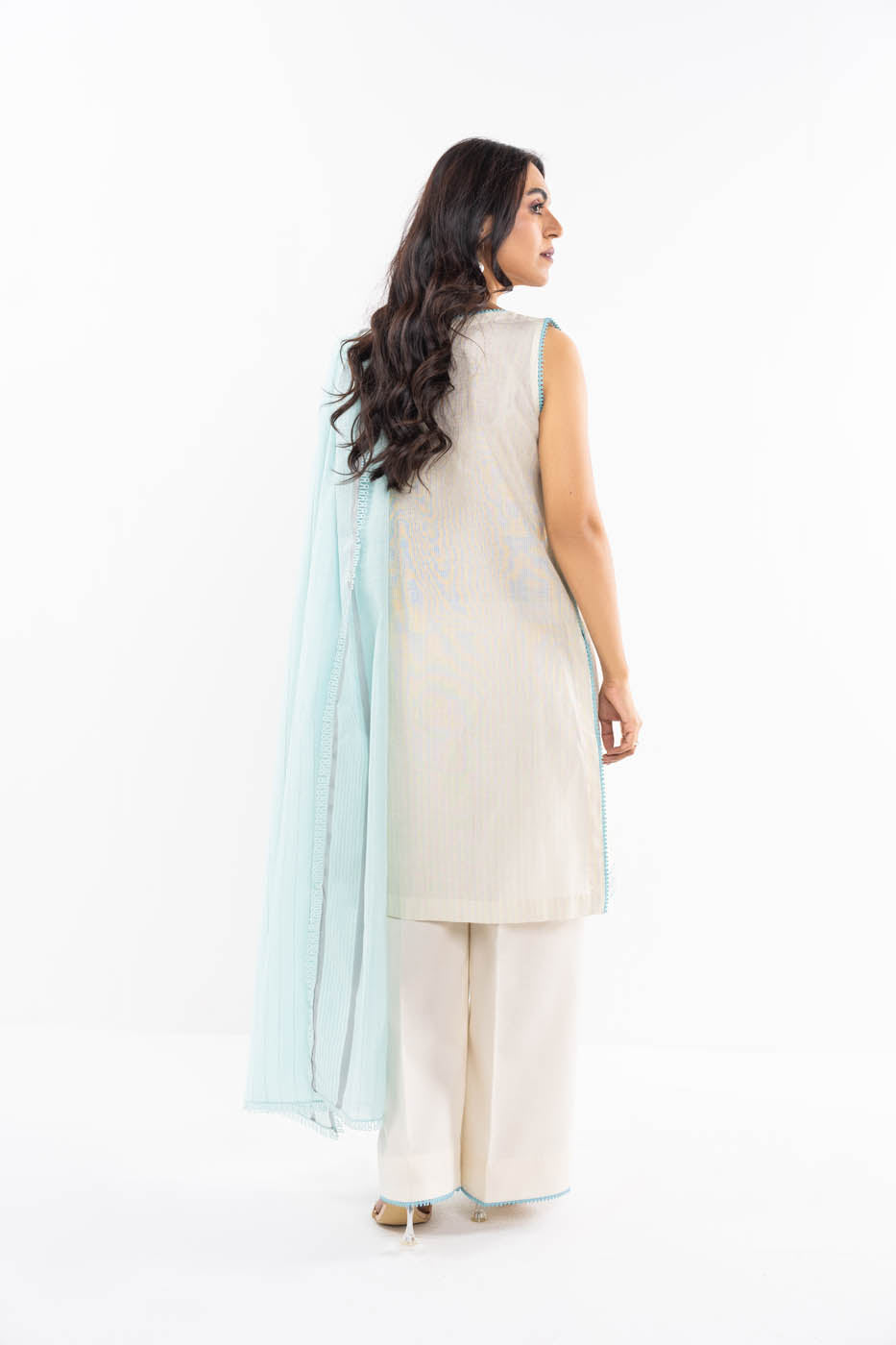 3 Pc Embroidered Yarn Dyed Suit With Yarn Dyed Dupatta