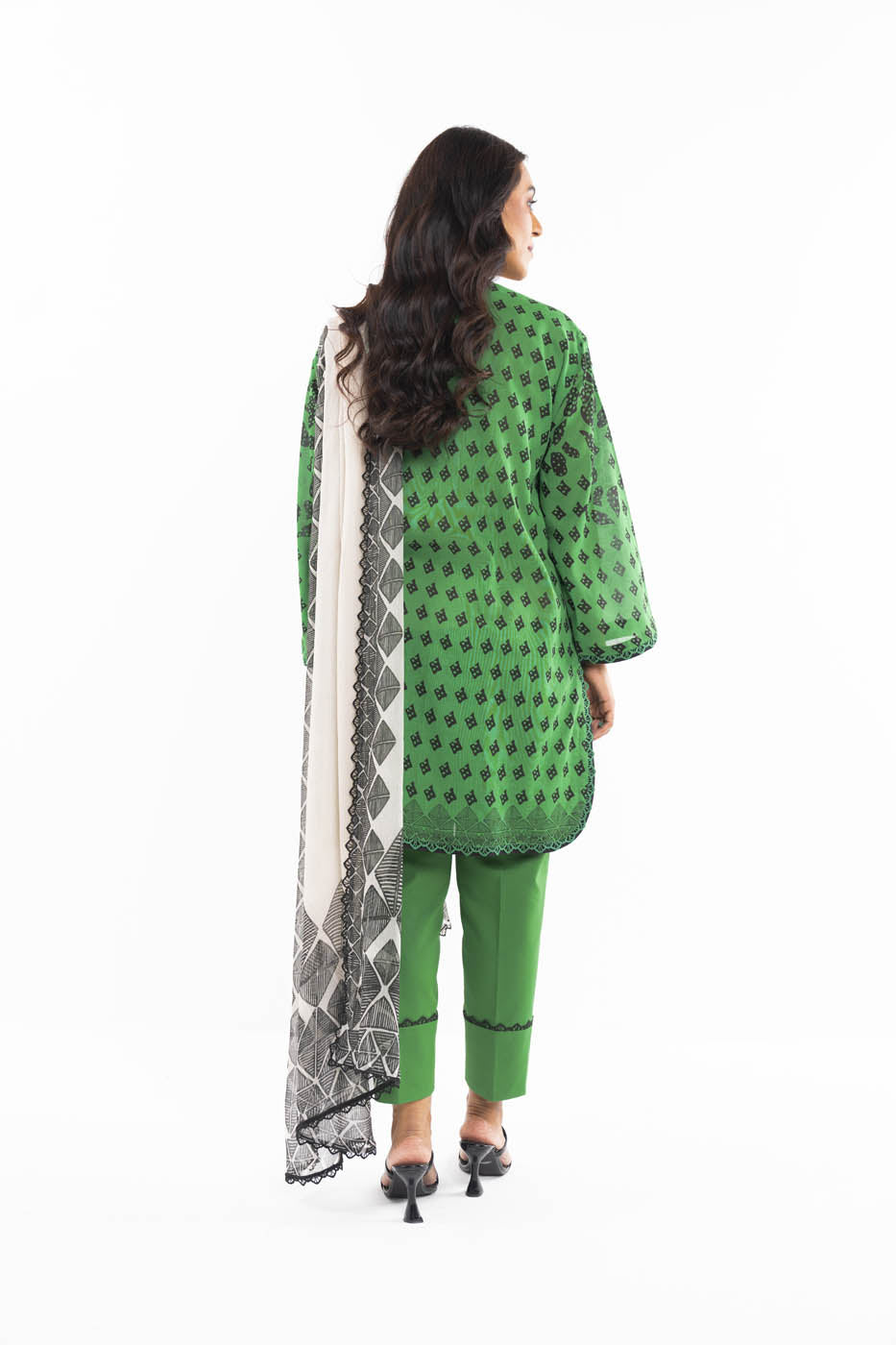 3 Pc Printed Lawn Suit With Chiffon Dupatta