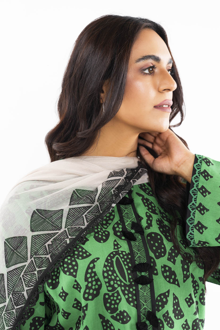 3 Pc Printed Lawn Suit With Chiffon Dupatta