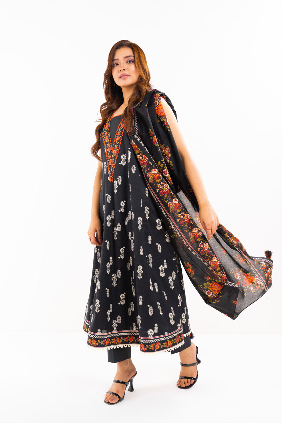 3 Pc Printed Lawn Suit With Lawn Dupatta