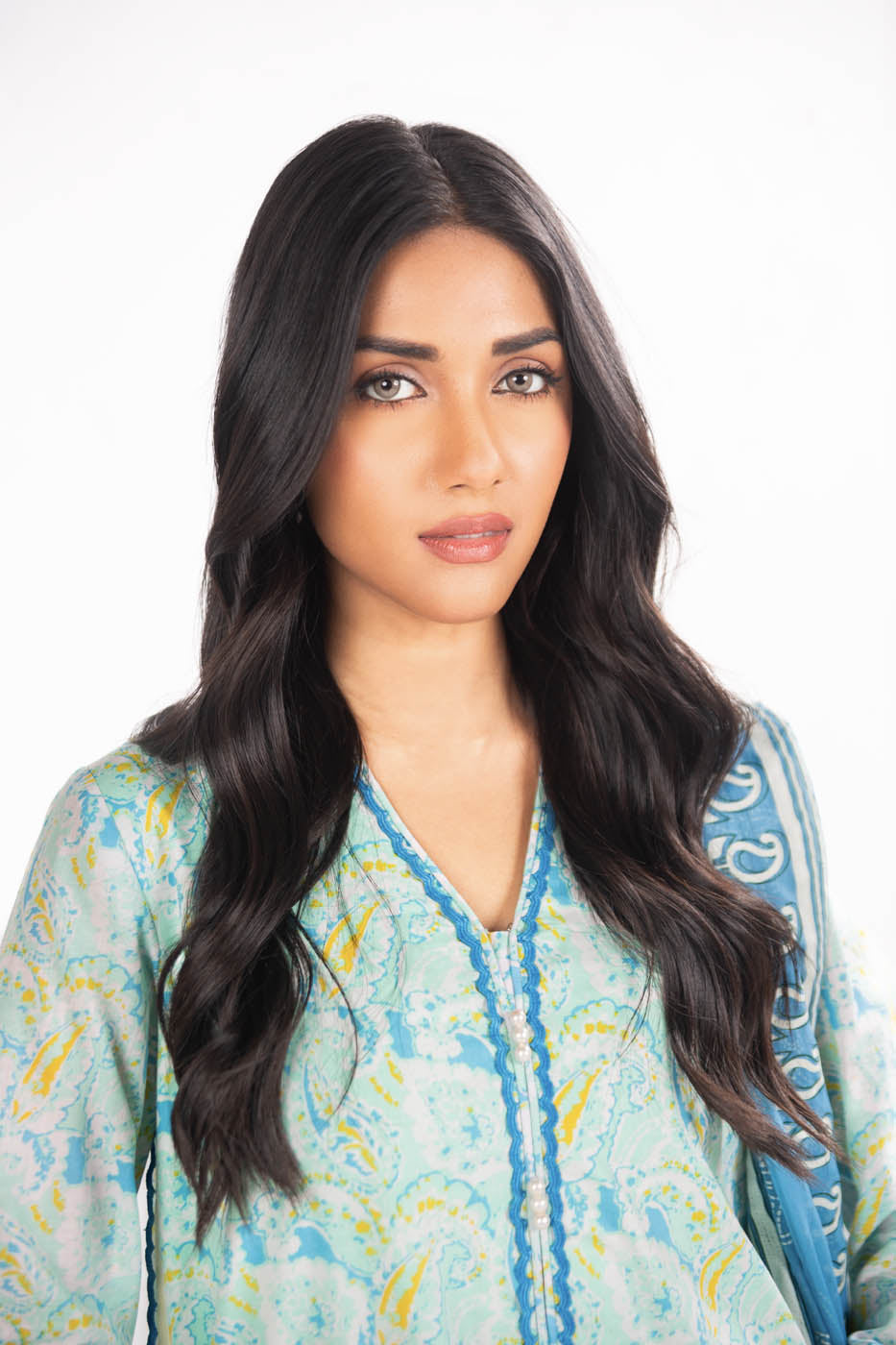 3 Pc Printed Lawn Suit With Chiffon Dupatta