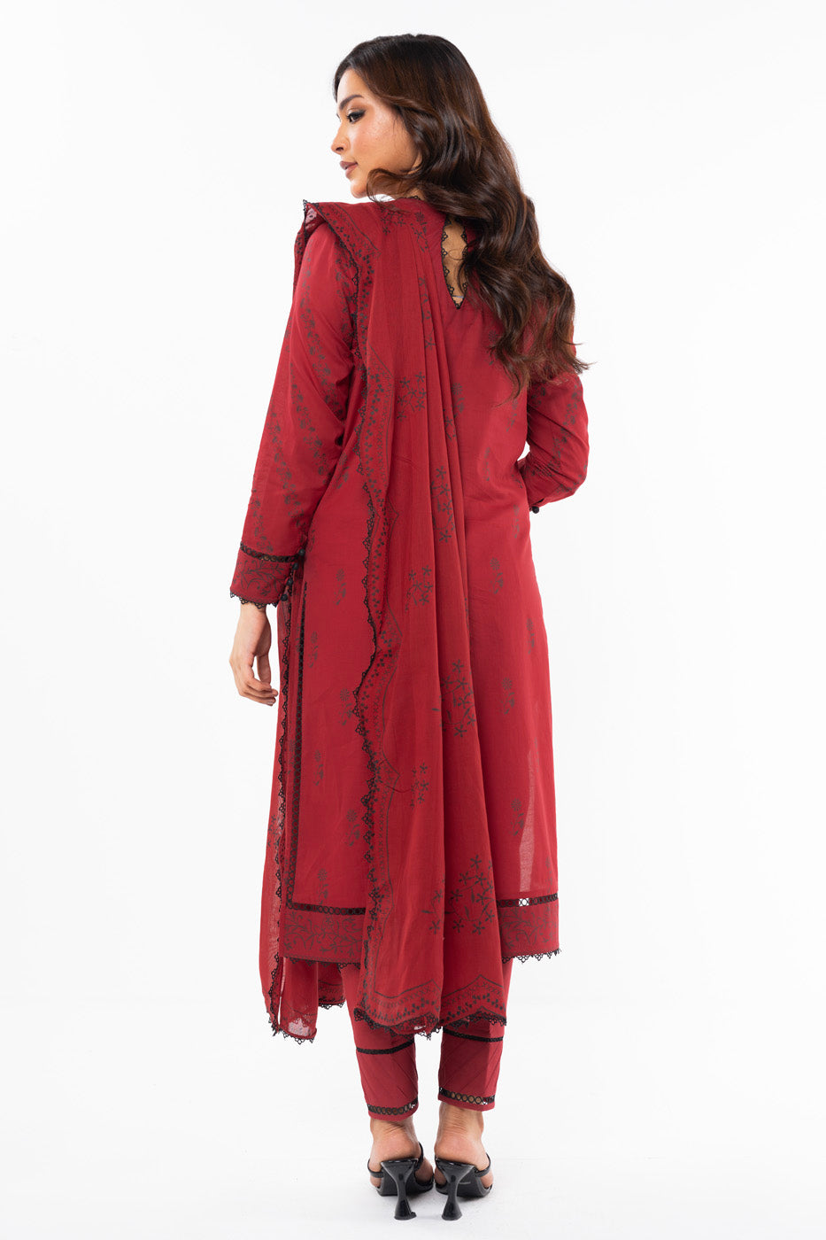 3 Pc Embroidered Lawn Suit With Net Dupatta