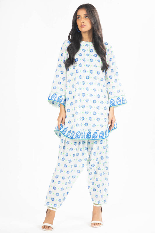 2 Pc Printed Lawn Suit With Cambric Trouser