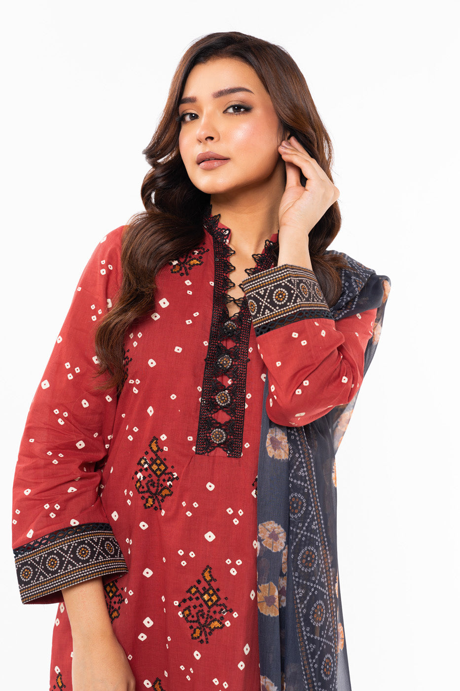 3 Pc Embroidered Lawn Suit With Chiffon Dupatta