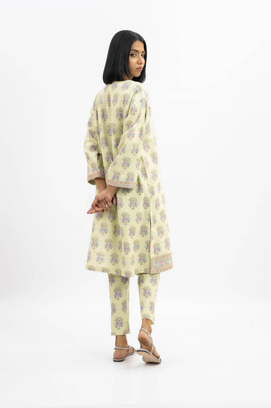 2 Pc Embroidered Khaddar Outfit