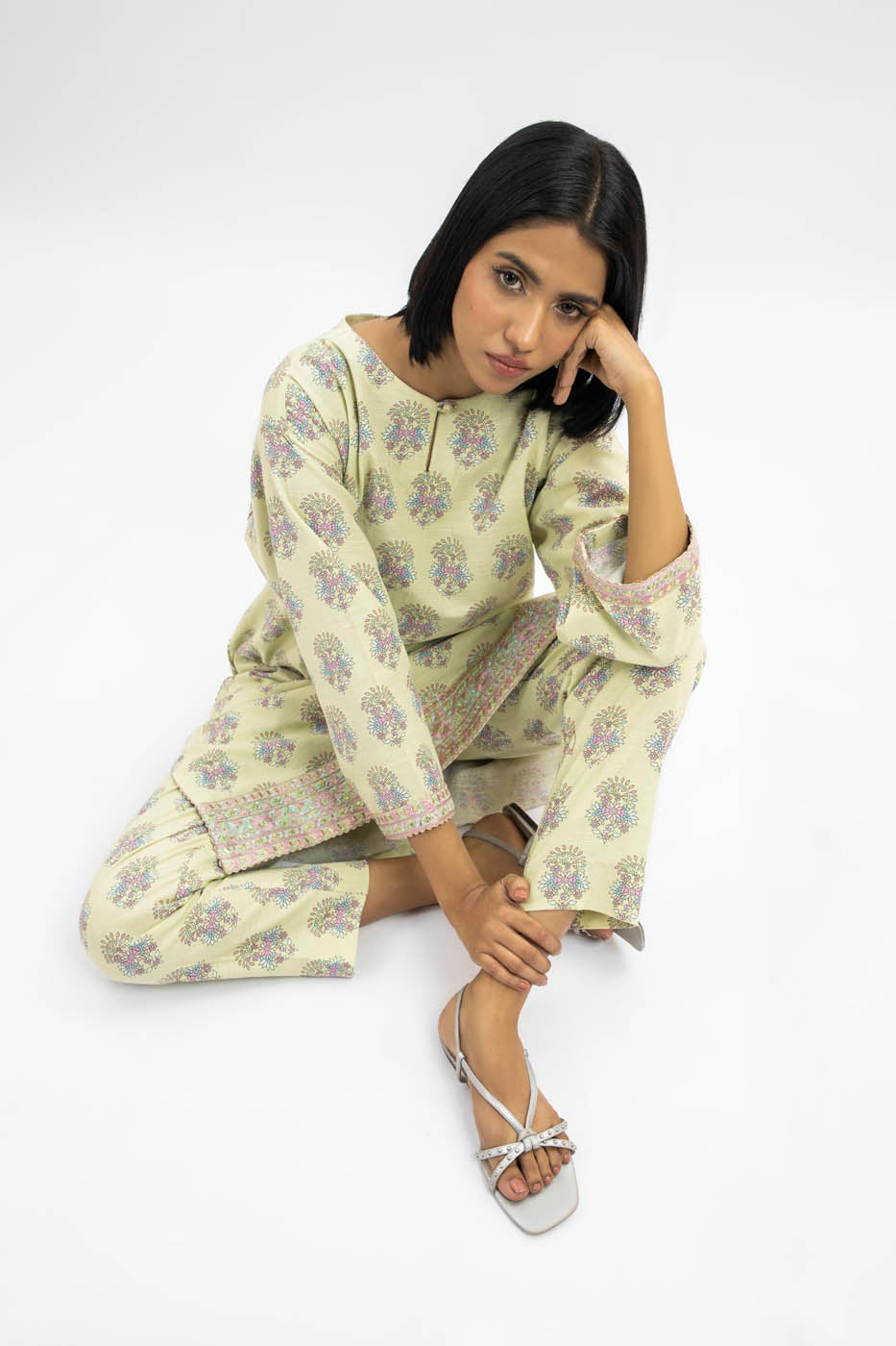 2 Pc Embroidered Khaddar Outfit