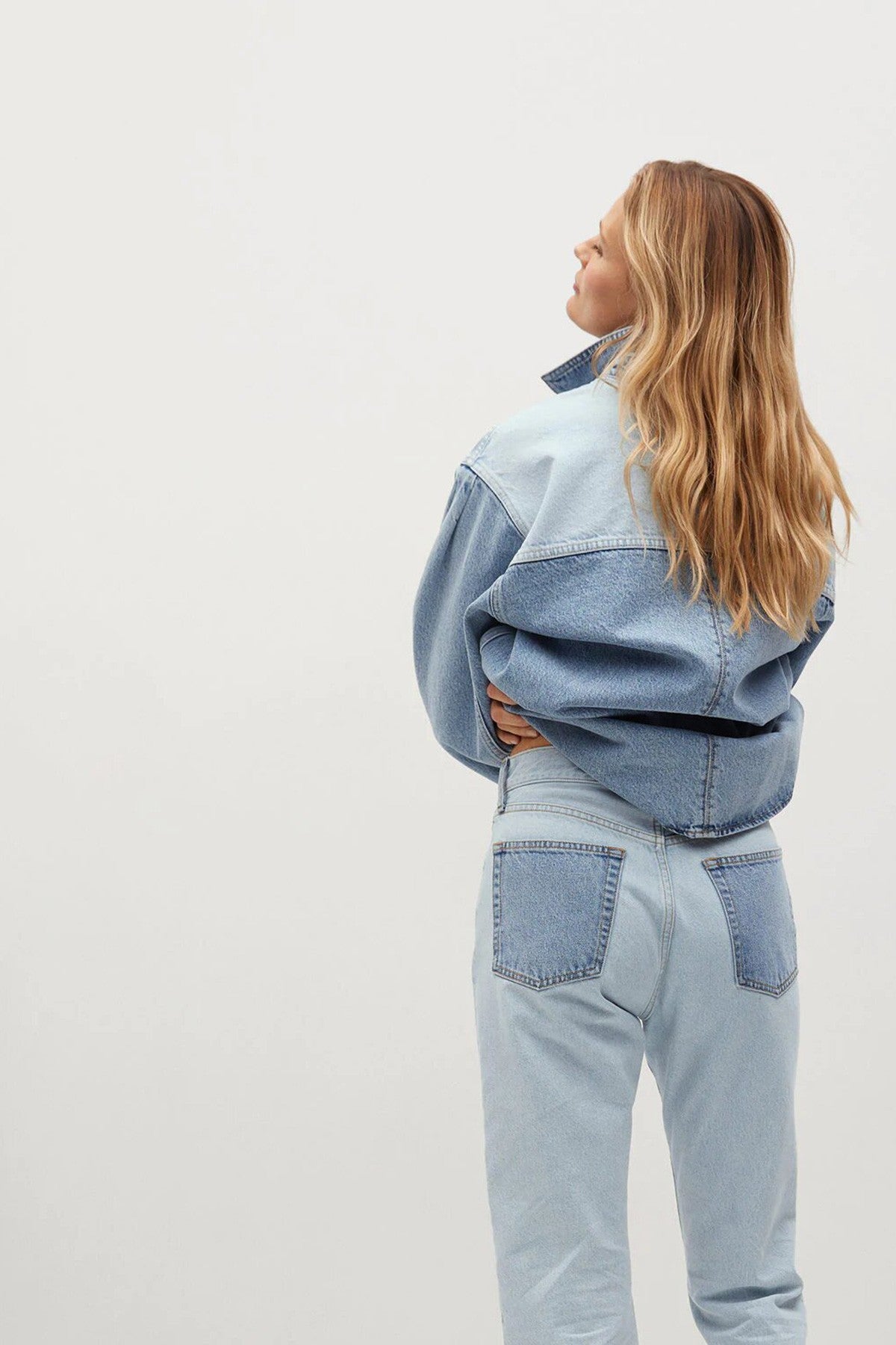 Straight-Fit Cropped Jeans