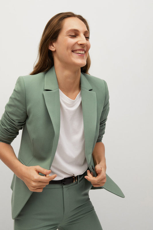 Fitted Essential Blazer