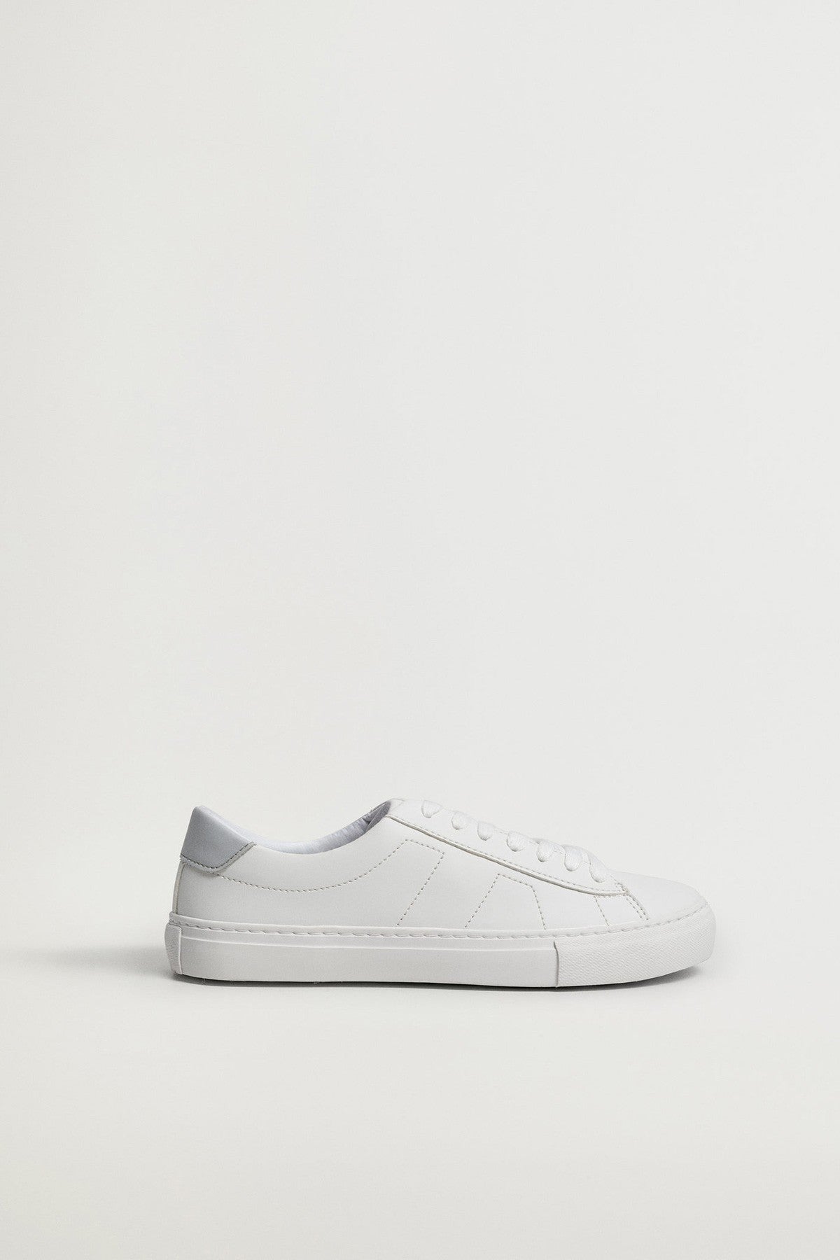 Laces Basic Sneakers