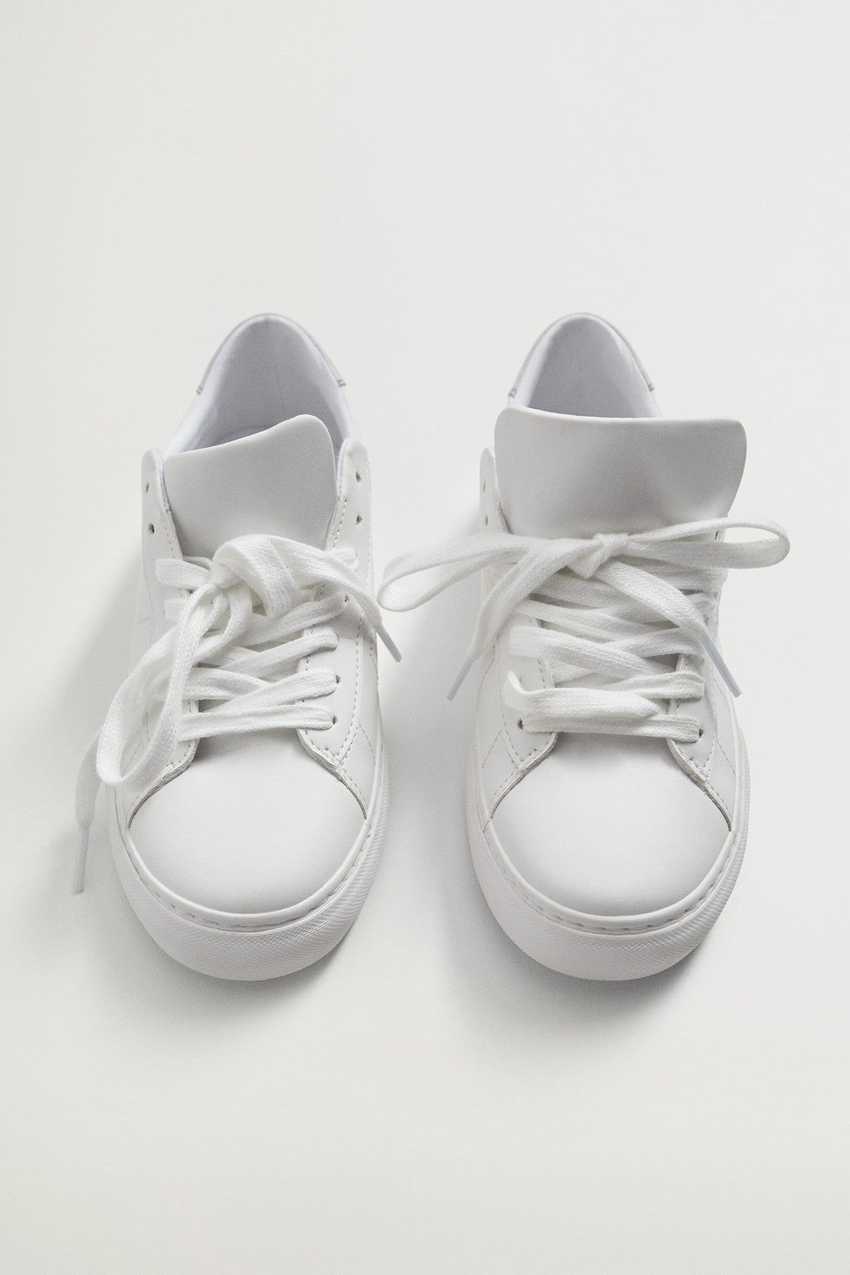 Laces Basic Sneakers