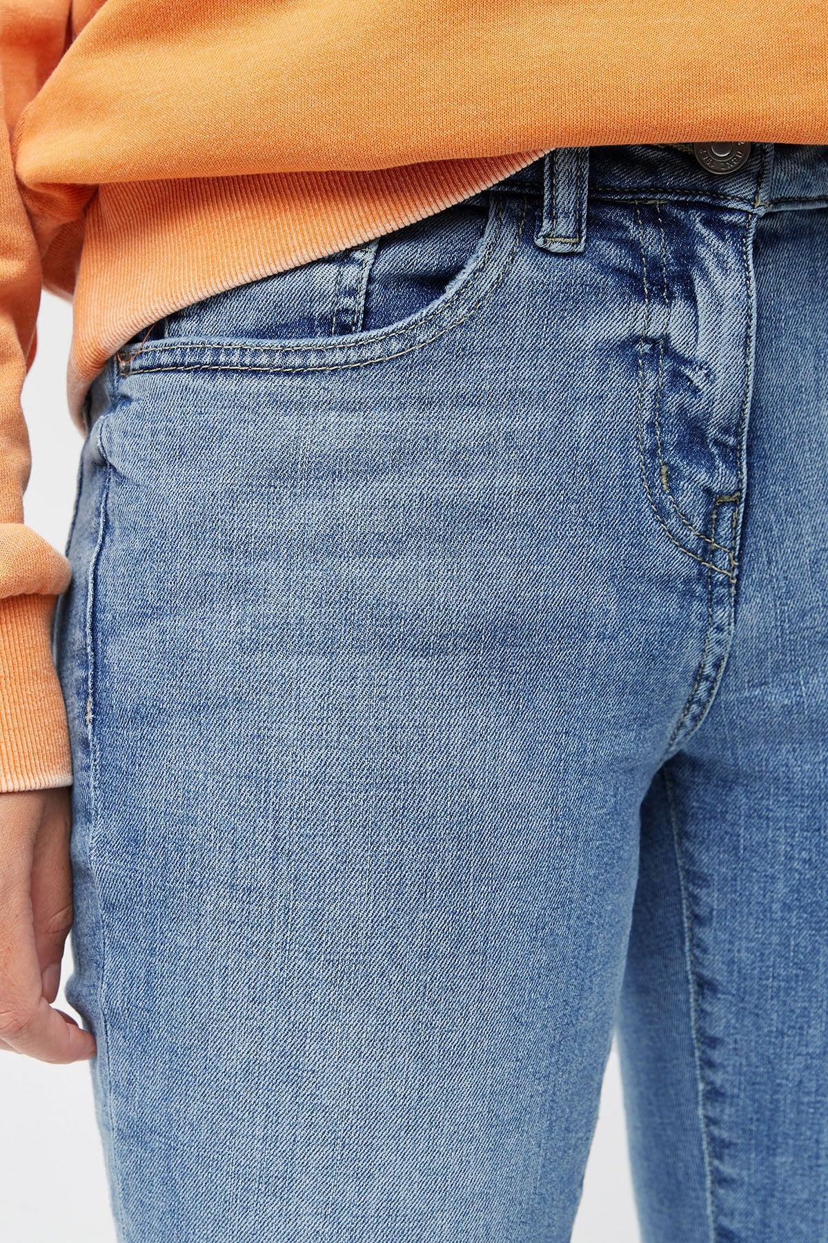 Relaxed Skinny Jeans