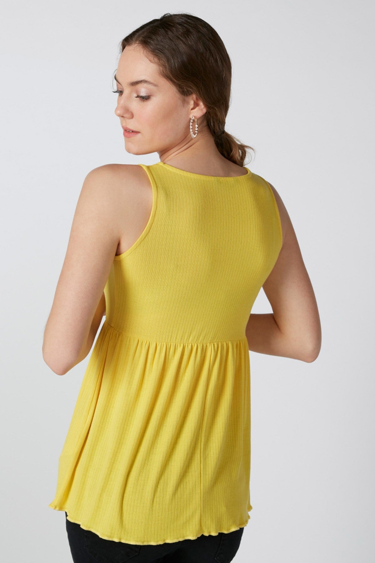 Textured Sleeveless Top with Round Neck