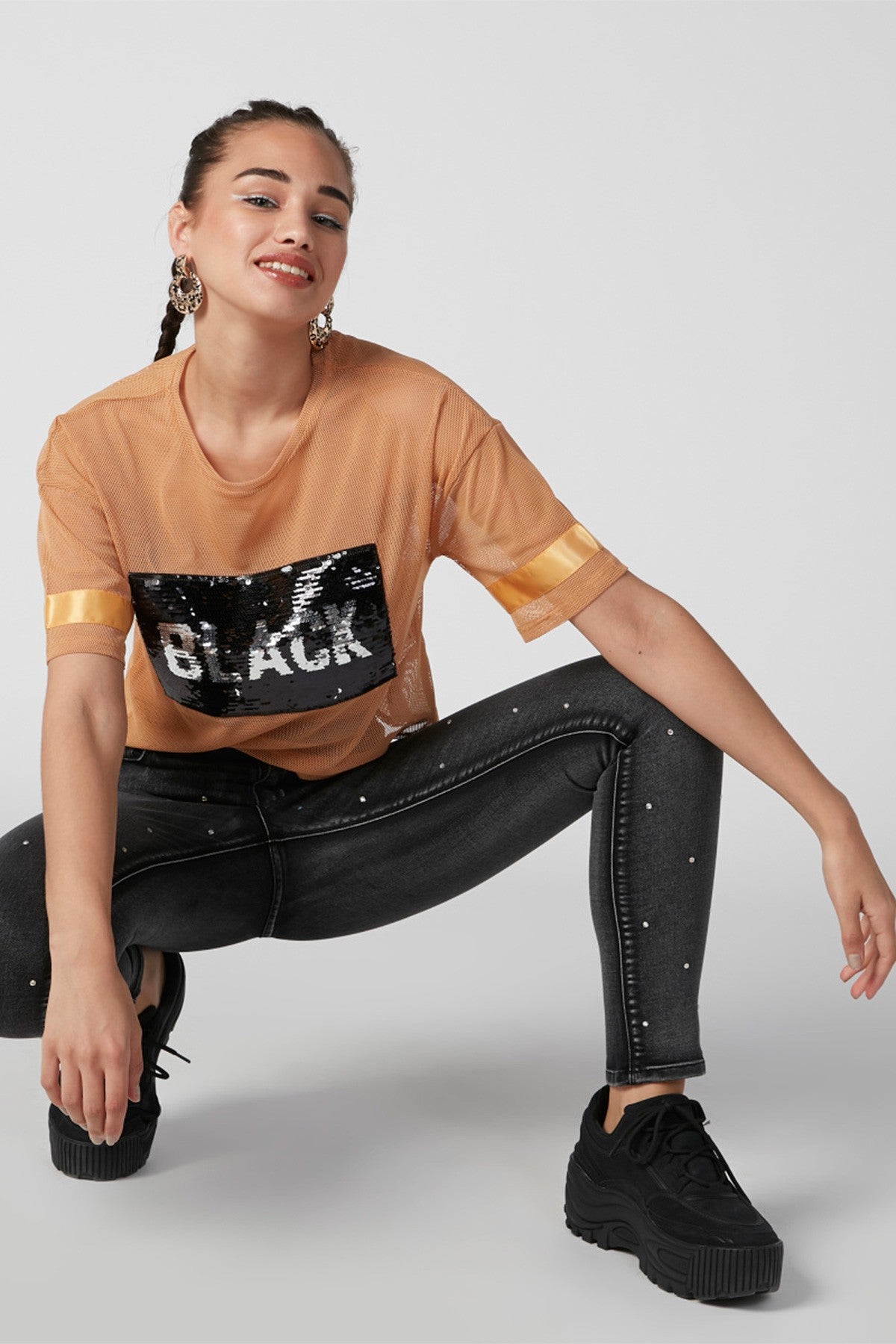 Crop Top with Round Neck and Short Sleeves